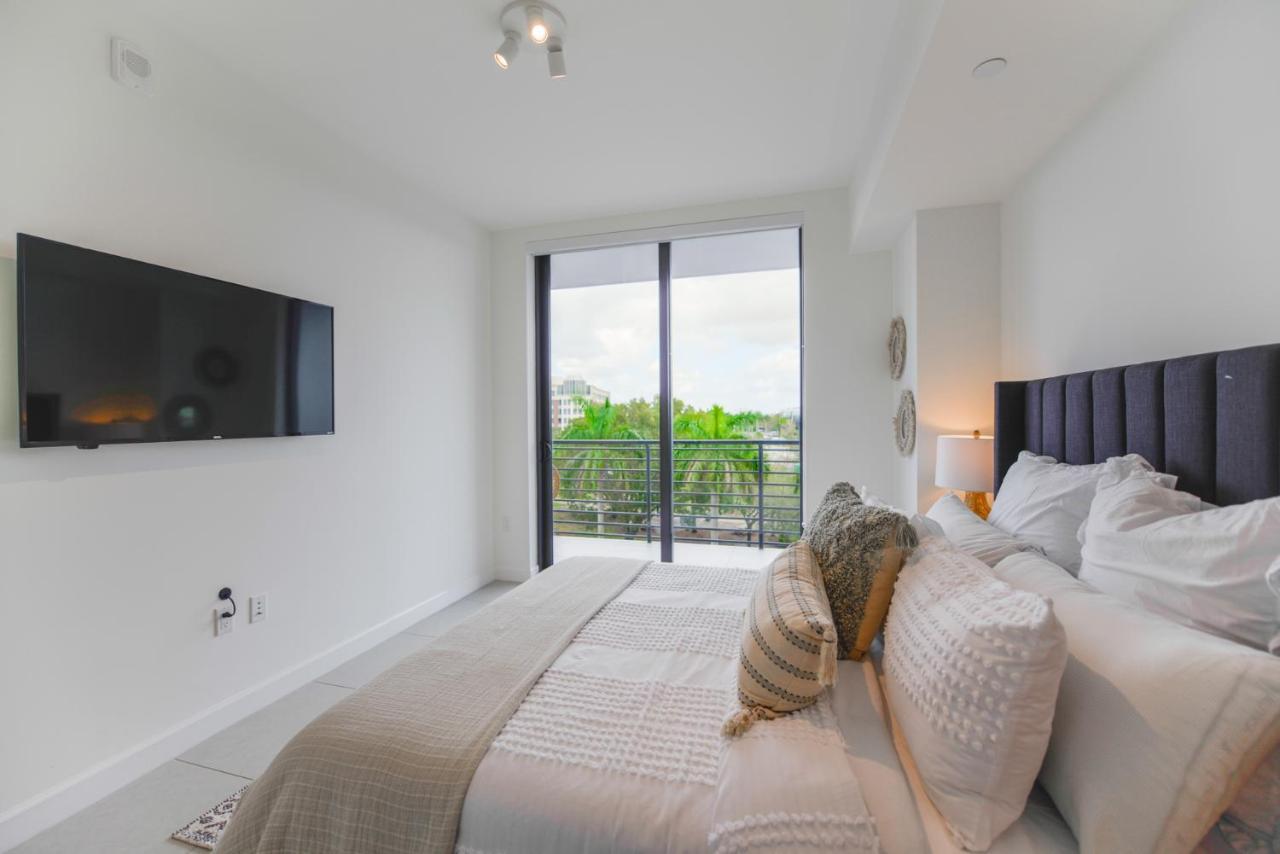 Cozy 1- 1 Bedroom Steps From Downtown Doral Park マイアミ エクステリア 写真