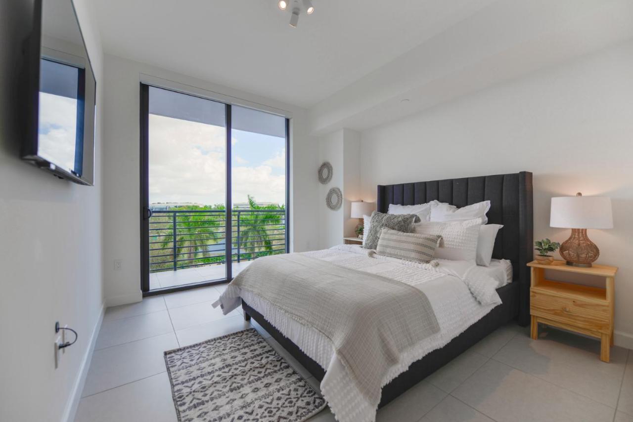 Cozy 1- 1 Bedroom Steps From Downtown Doral Park マイアミ エクステリア 写真