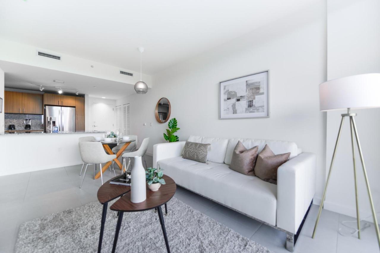 Cozy 1- 1 Bedroom Steps From Downtown Doral Park マイアミ エクステリア 写真