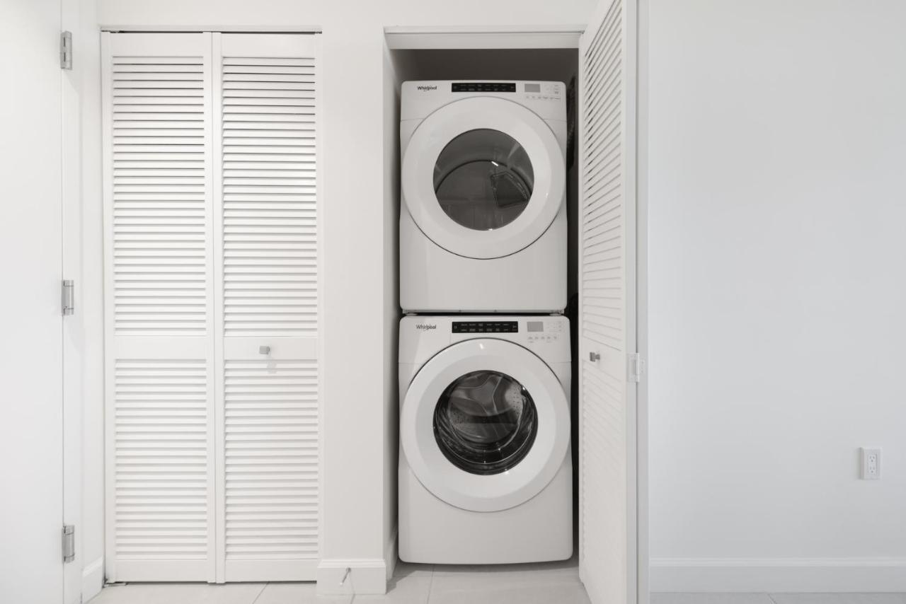 Cozy 1- 1 Bedroom Steps From Downtown Doral Park マイアミ エクステリア 写真