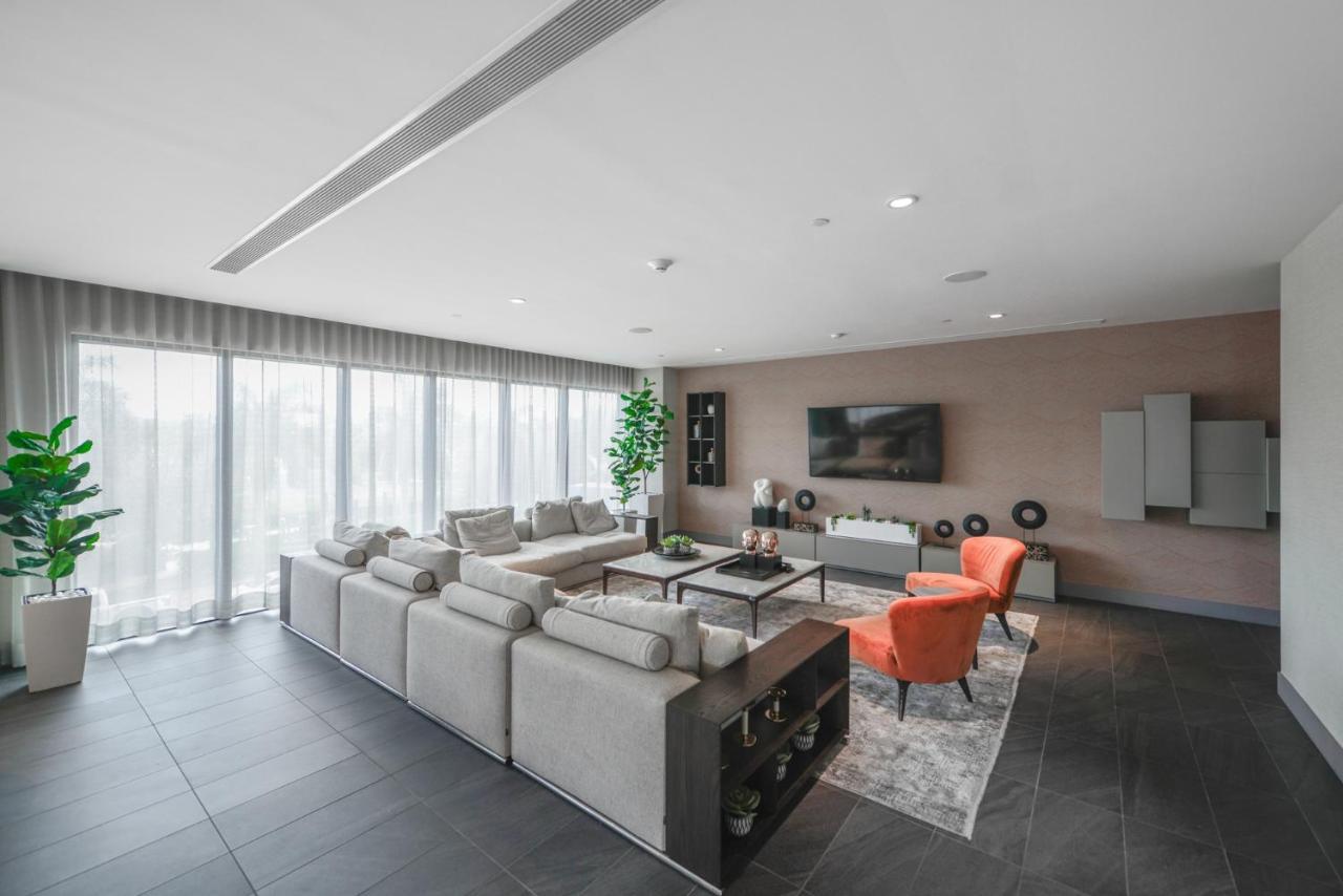 Cozy 1- 1 Bedroom Steps From Downtown Doral Park マイアミ エクステリア 写真