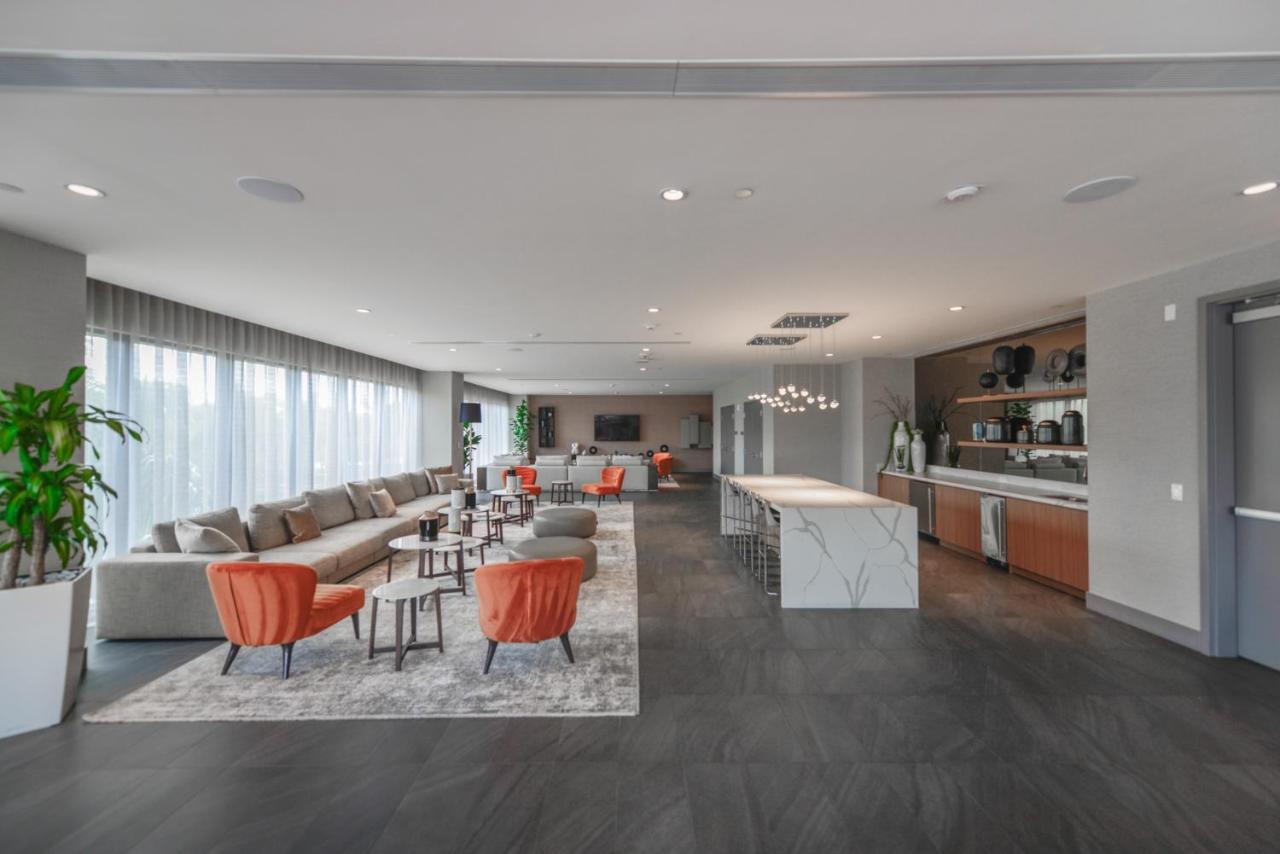 Cozy 1- 1 Bedroom Steps From Downtown Doral Park マイアミ エクステリア 写真