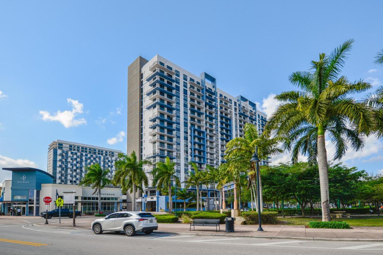 Cozy 1- 1 Bedroom Steps From Downtown Doral Park マイアミ エクステリア 写真